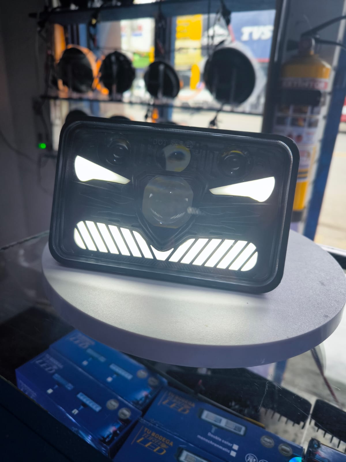 Miniatura 5 de PAR DE FAROLAS KENWORTH (TB507)